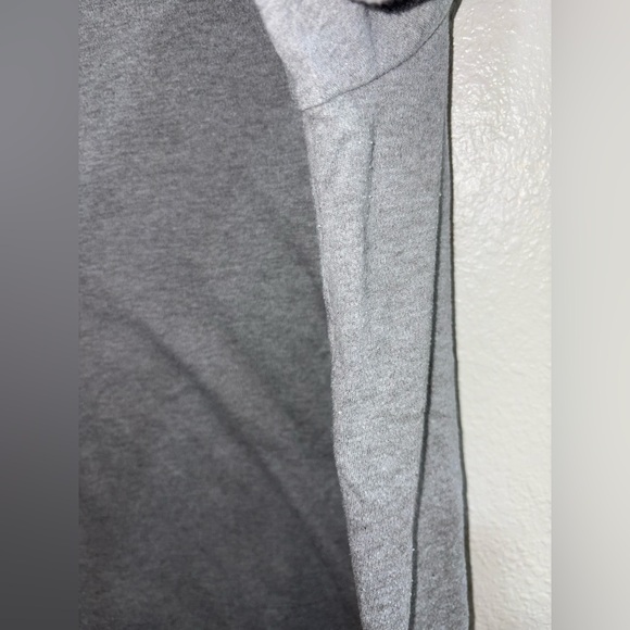 Quacker Factory Gray Top with Pearl Accents - Picture 6 of 7